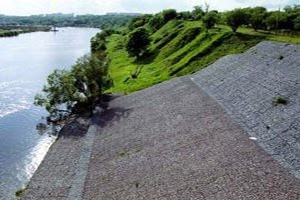 Укрепление склонов матрацами Рено Укрепление склонов матрацами Рено