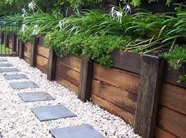 Будівництво підпірних стін з дерева