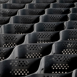 Георешітка об'ємна ГРП 20/5, висота 5см, осередок 16х16см, розмір 3х4м (12м.кв), Україна